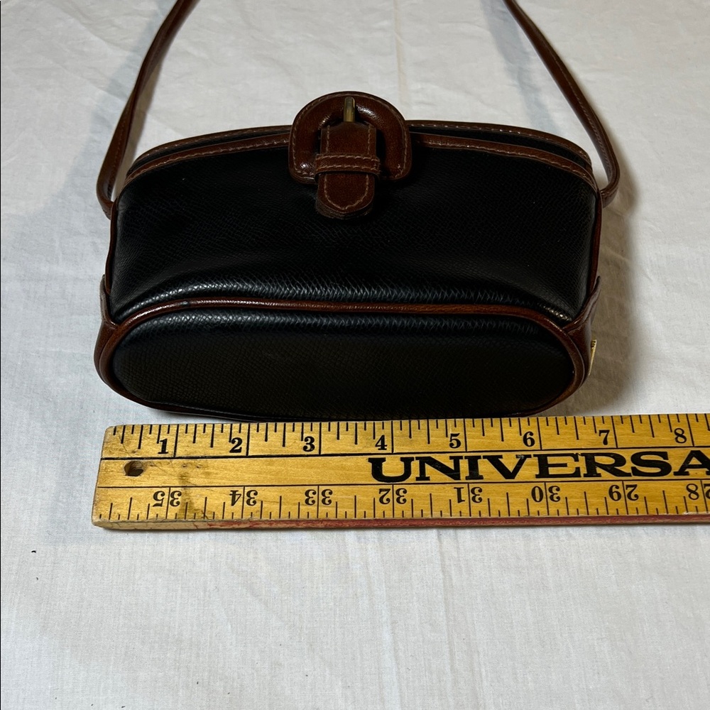 Liz Claiborne Black and Brown Zippered Bag with side pocket - Picture 8 of 10
